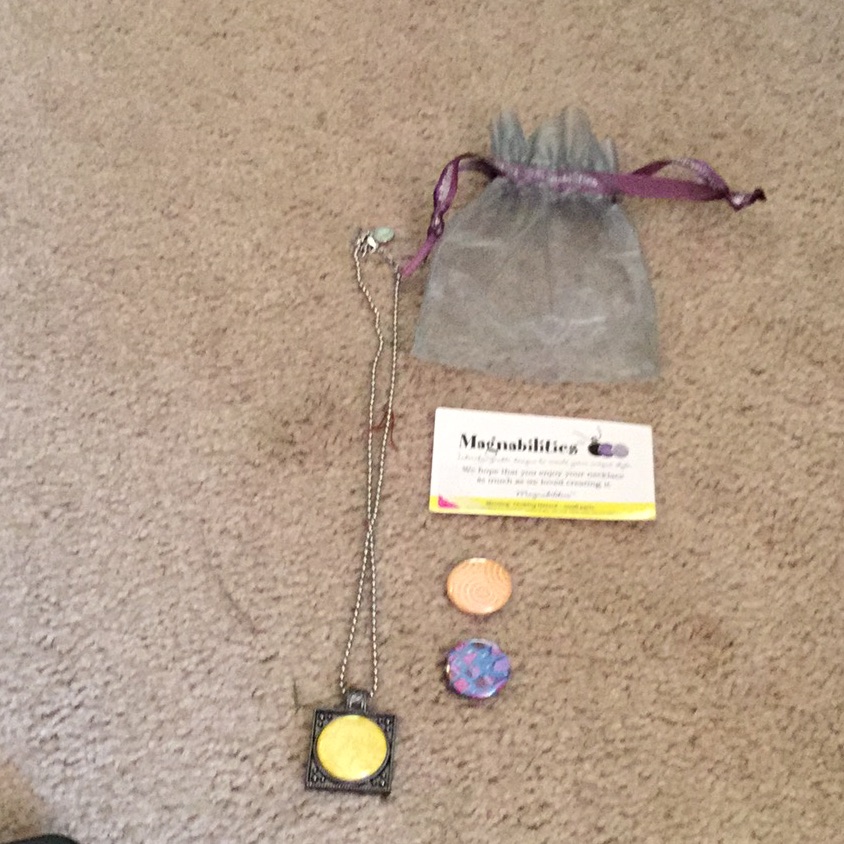 Magnabilities Necklace Nwot
